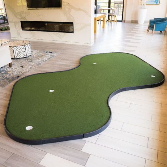 SIGPRO Double Break Putting Green with 4 Cups – Stimp 10