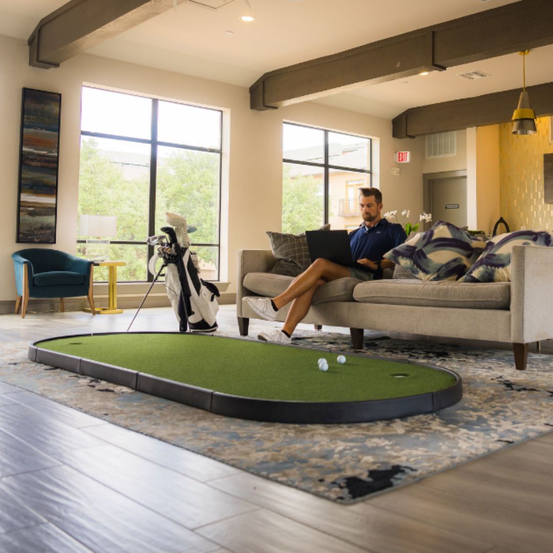 SIGPRO Gimme Putting Green – Compact Indoor Practice Green