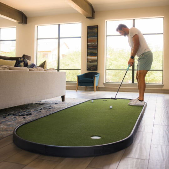 SIGPRO Tap In Putting Green with 2 Cups – Stimp 10 Turf