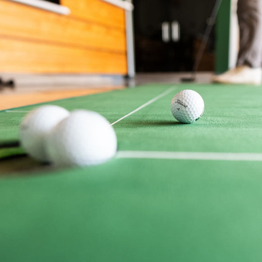 SIG LITE Indoor Putting Green 3' x 8' with Dual Practice Holes