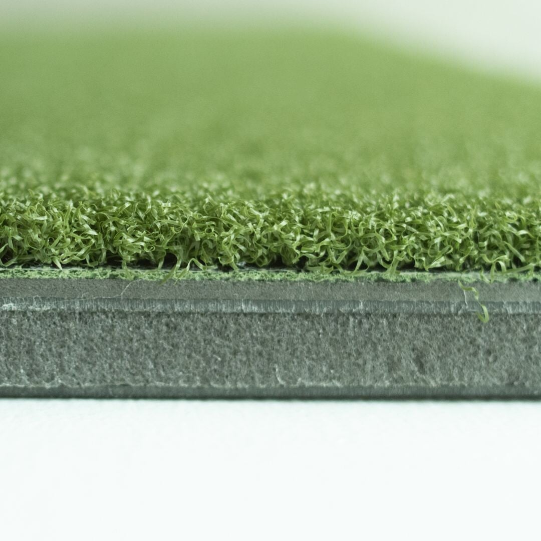 SIGPRO Softy LITE 4' x 10' Golf Mat with Low-Profile Hitting Strip